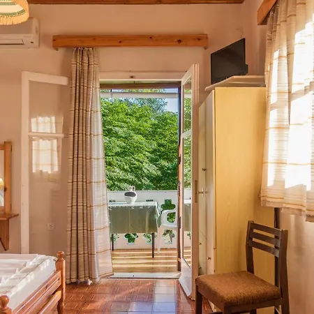 ゲストハウス Corfu Vitaládes